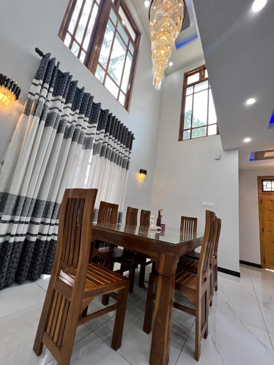 Alps Villa จาฟนา ภายนอก รูปภาพ